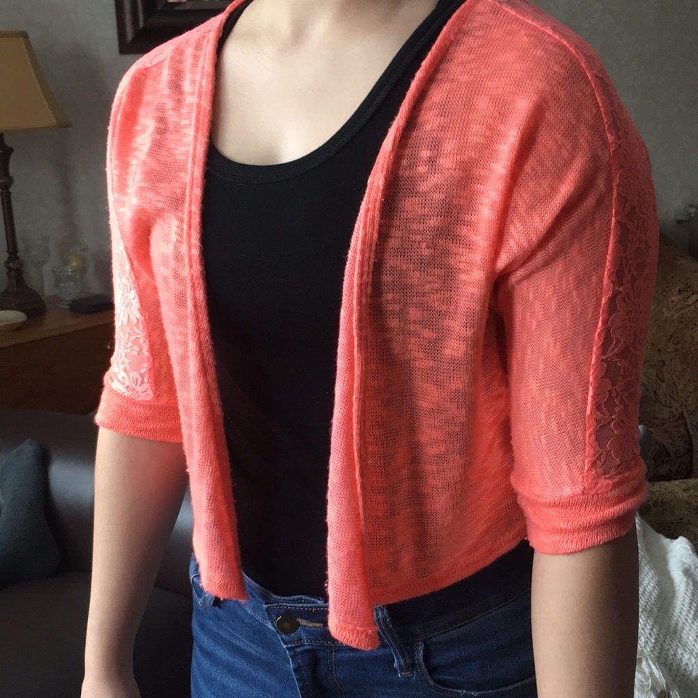 Sweater with quarter sleeve